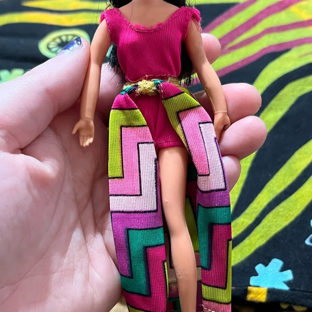 Vintage 1970’s Mattel Rock Flowers RARE Iris Black Hair 6 1/2” Fashion Doll